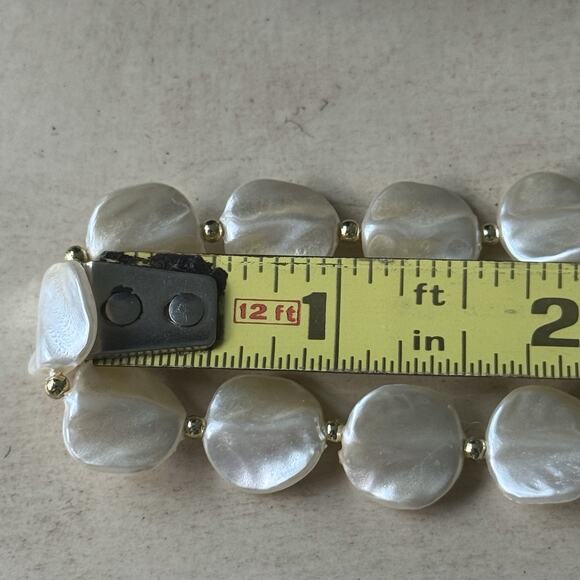 Vintage Faux Coin Pearl Necklace Iridescent Gold Tone 29” - Picture 4 of 6